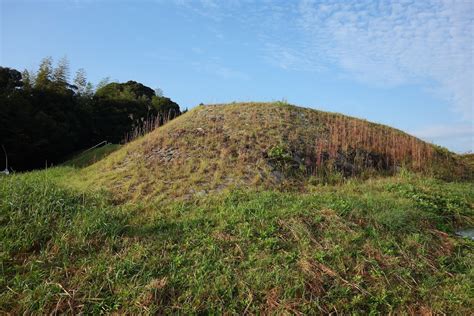 屋企望山墳